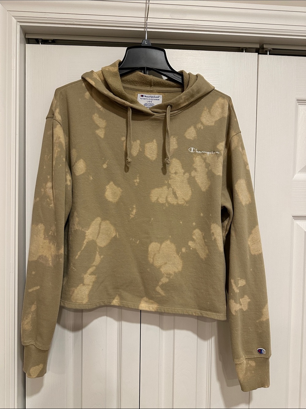 Champion Olive and Cream Tie-Dye Cropped Hoodie Sweater